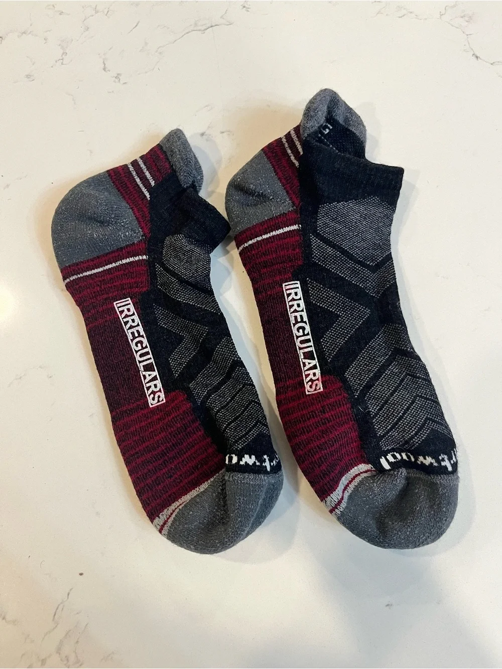 Smartwool Men's No-Show Hiking Socks in Burgundy and Charcoal